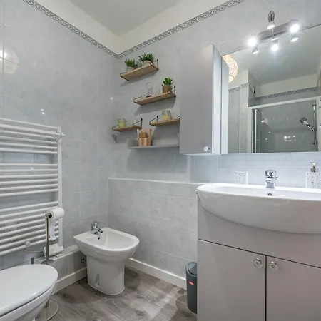 Magnifique 2 Pieces, Clim, Parking , Wifi Апартаменты *