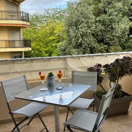 Climatise Avec Parking Prive Terrasse A 2 Min Monaco 10 Min 아파트 *