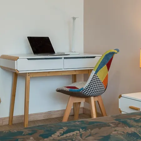 Magnifique 2 Pieces, Clim, Parking , Wifi 아파트 *